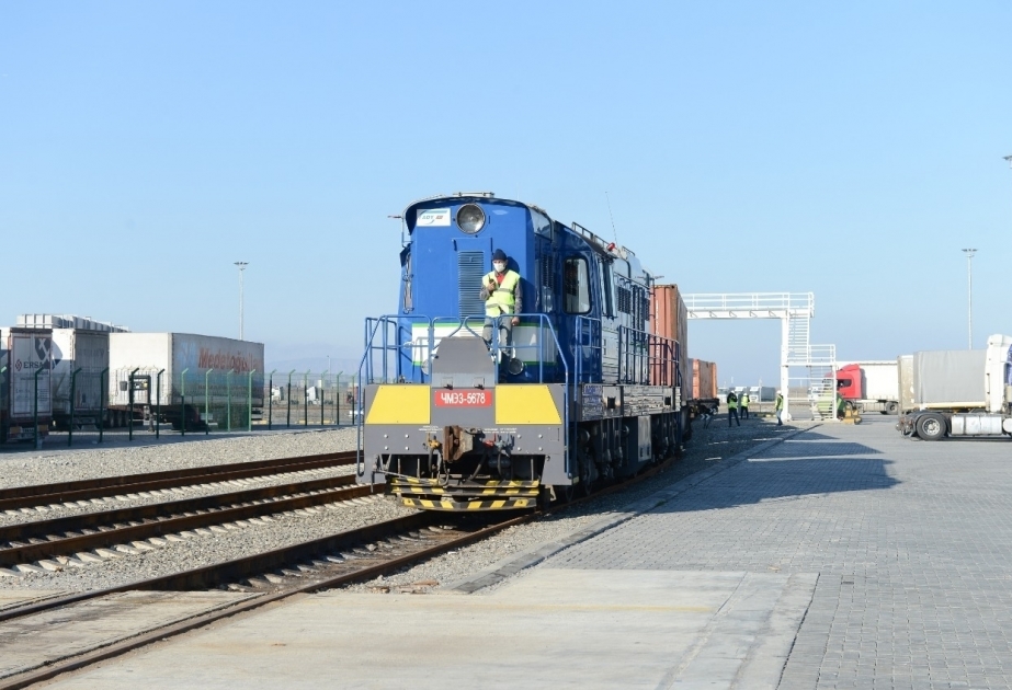 Container train carrying mining products from Turkey to China arrives in Baku