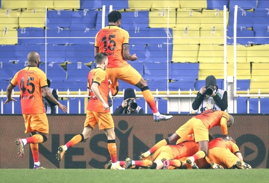 Türkiyə Superliqası: İstanbul derbisini “Qalatasaray” qazanıb