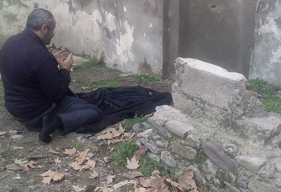 Un diplomático libio hizo oración en la mezquita de la ciudad de Zanguilán destruida por los armenios