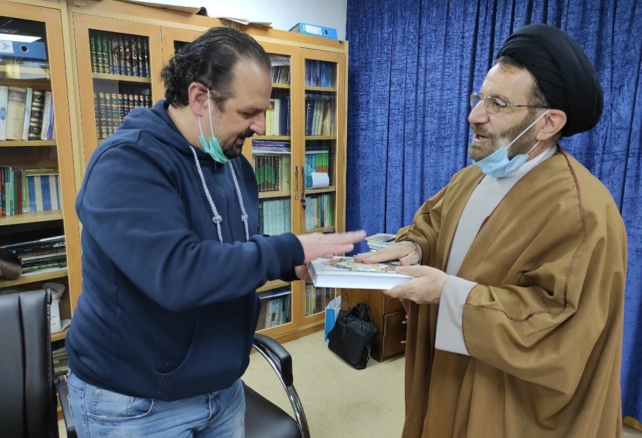 İranda səfərdə olan italyan İslam dinini qəbul edib