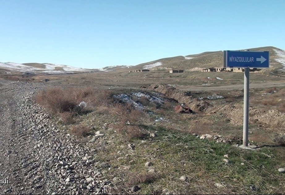 Verteidigungsministerium veröffentlicht Videoaufnahmen aus dem befreiten Dorf Niyazgulular im Bezirk Jabrayil VIDEO