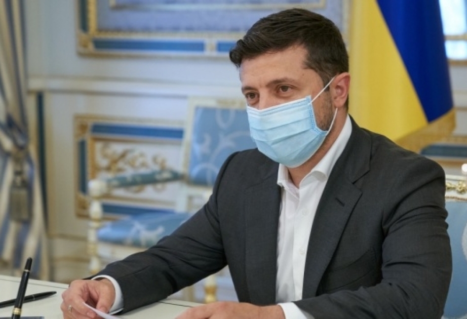 Президент Украины готов личным примером показать безопасность вакцины от COVID-19