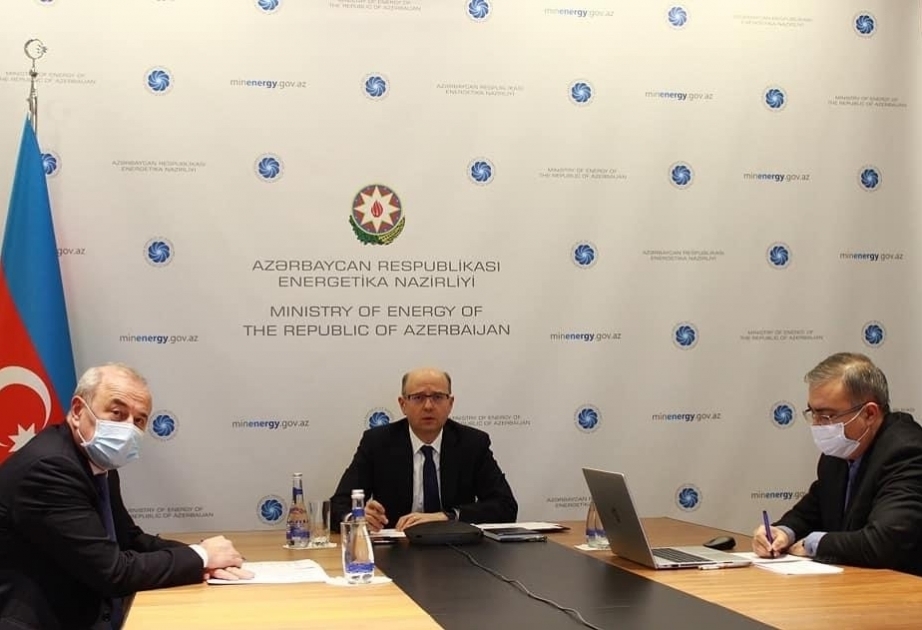 Azerbaiyán y Arabia Saudí discuten las obras del proyecto de parque eólico
