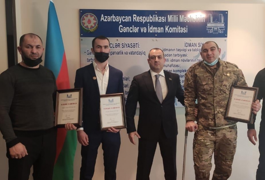 Milli Məclisin gənclər və idman komitəsində Vətən müharibəsinin iştirakçısı və bir qrup idmançı ilə görüş keçirilib