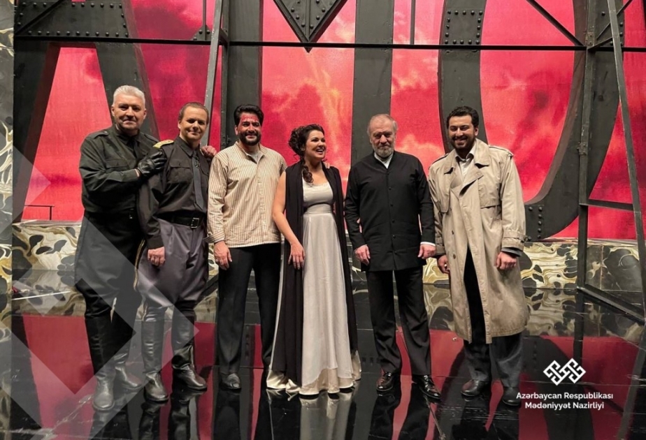 Azərbaycan vokalçıları Mariinski Teatrının səhnəsində