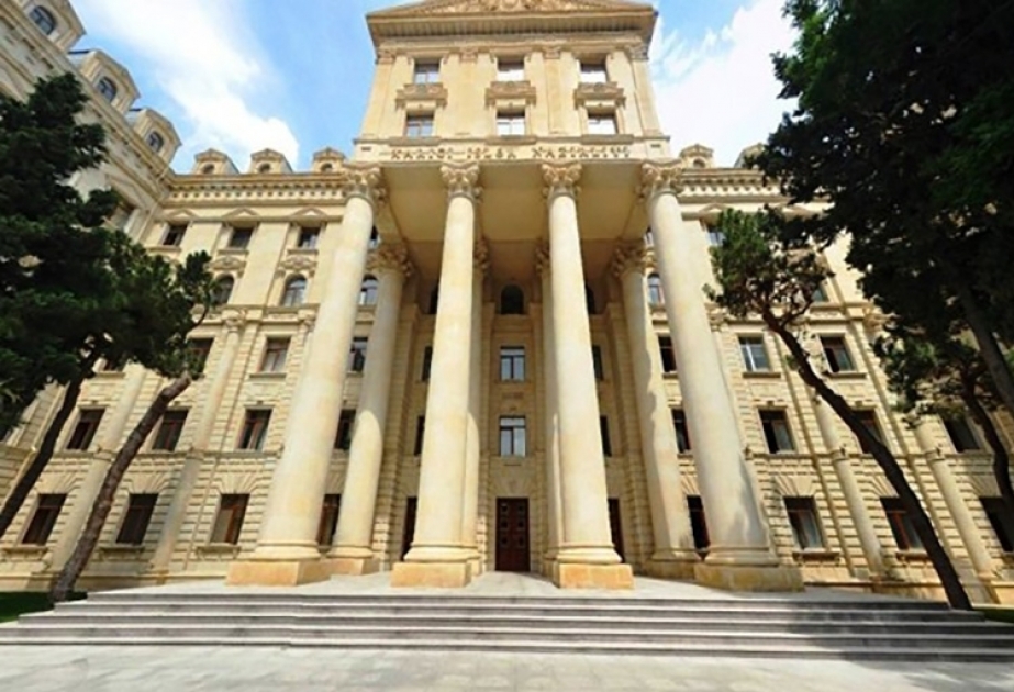 وزير الخارجية الاذربيجاني يلتقي السفير الامريكي