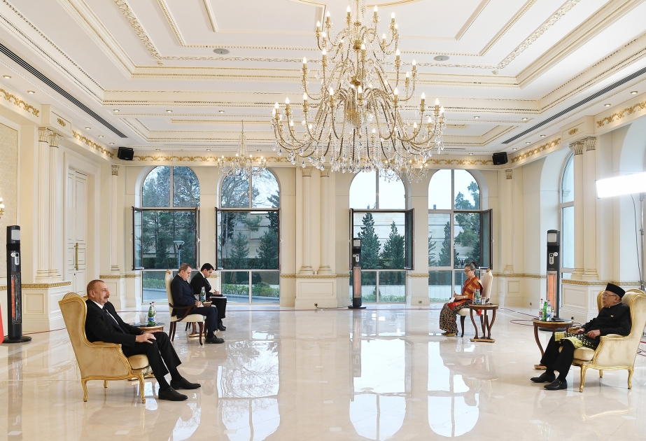 Prezident İlham Əliyev İndoneziyanın Azərbaycanda yeni təyin olunmuş səfirinin etimadnaməsini qəbul edib  YENİLƏNİB VİDEO