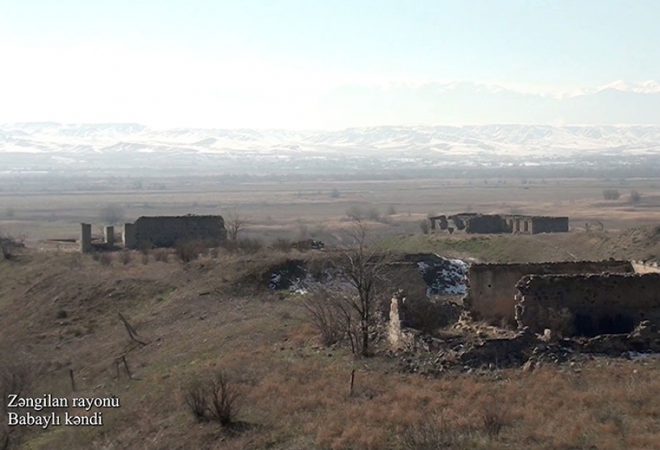 Verteidigungsministerium veröffentlicht Videoaufnahmen aus dem befreiten Dorf Babayli in Region Zangilan VIDEO