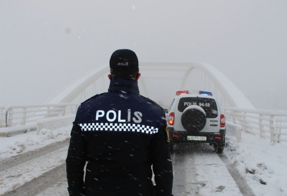 Polis əməkdaşları Şəkidə gücləndirilmiş rejimdə xidmət aparırlar