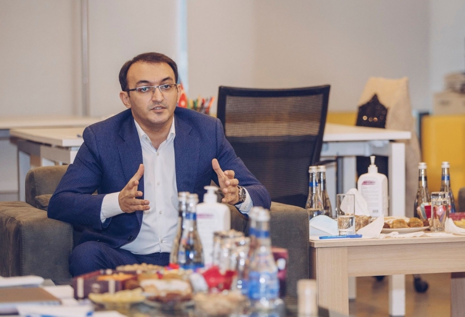 Dövlət Agentliyinin sədri aktiv fəaliyyət göstərən inkubasiya və akselerasiya mərkəzlərinin rəhbərləri ilə görüşüb