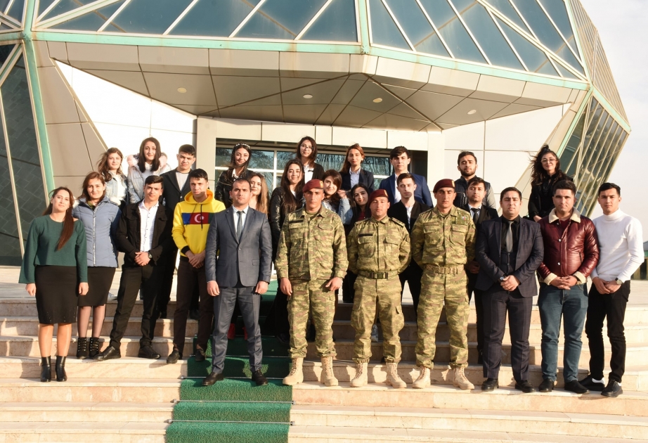 Gənclər Vətən müharibəsinin iştirakçıları ilə görüşüblər