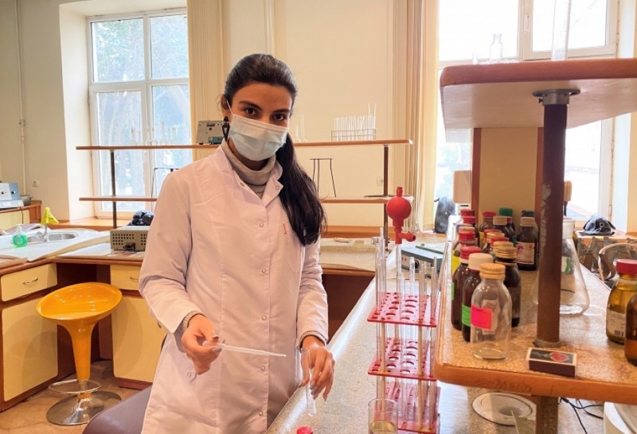 Bakı Dövlət Universitetinin ənənəvi dərslərə gələn tələbələri: hamını xoş gördük