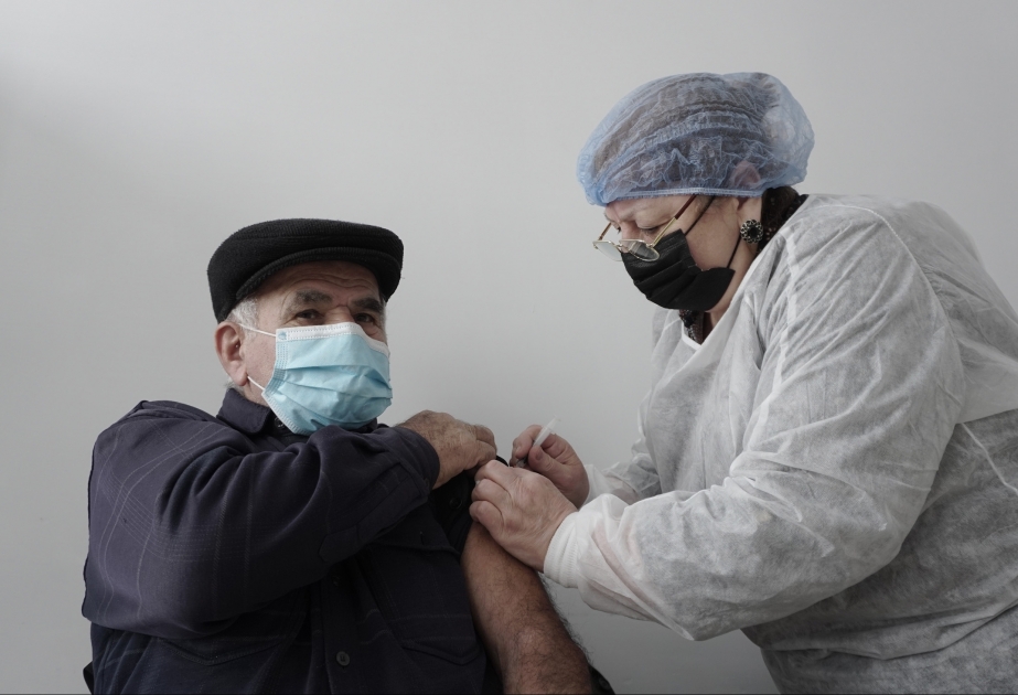 Zaqatalada indiyədək tibb işçiləri və yaşlı vətəndaşlara 3037 doza vaksin vurulub