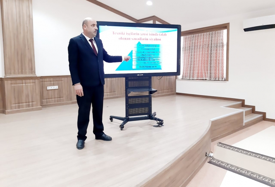 Məktəb idarəçiliyi və sənədləşmə işləri ilə bağlı seminarlar davam etdirilir
