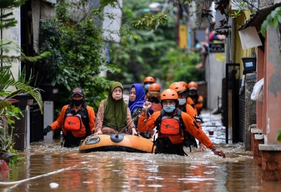 Musson yağışları səbəbindən İndoneziya paytaxtını su basıb VİDEO   