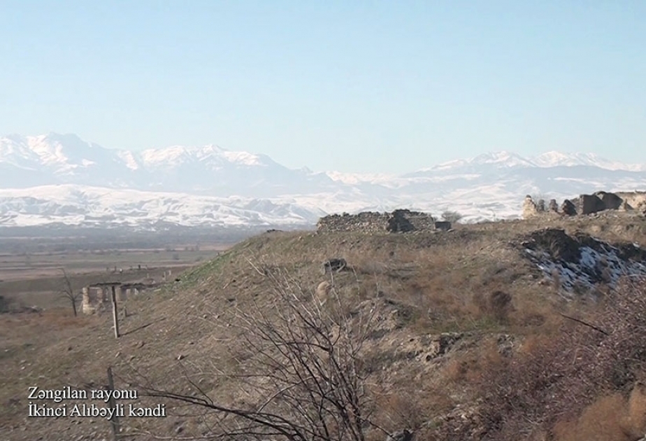 Le ministère de la Défense diffuse une vidéo du village d'Ikindji Alybeyli de la région de Zenguilan VIDEO
