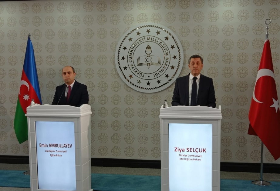 Делегация во главе с министром образования Азербайджана находится с визитом в Турции