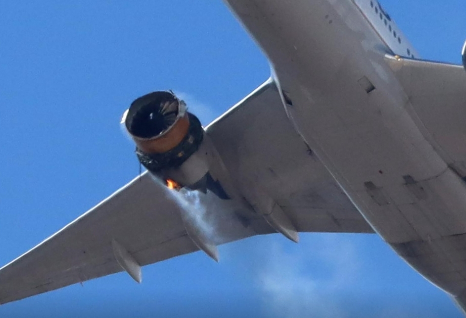 Федеральное управление гражданской авиации распорядилось провести проверки Boeing 777 после отказа двигателя