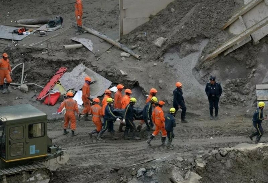 Hindistan hakimiyyəti buzlaq sürüşməsi nəticəsində 130 nəfərin öldüyünü etiraf edib
