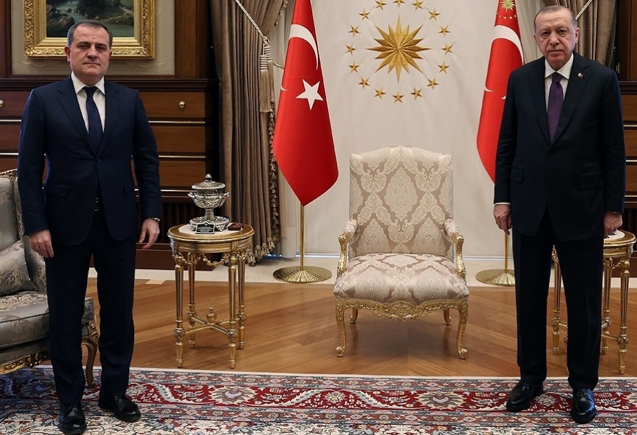 رئيس تركيا يلتقي وزير الخارجية الاذربيجاني