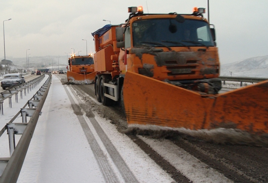 Avtomobil yollarındakı vəziyyət açıqlanıb