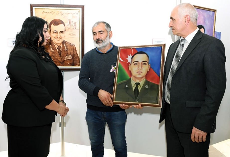 “Qəhrəmanlar unudulmur” devizi ilə sərgi açılıb