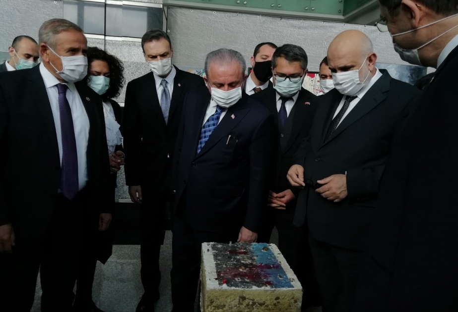 Türkiyə parlamentində Xocalı soyqırımının 29-cu ildönümü ilə bağlı anım mərasimi və sərgi keçirilib VİDEO