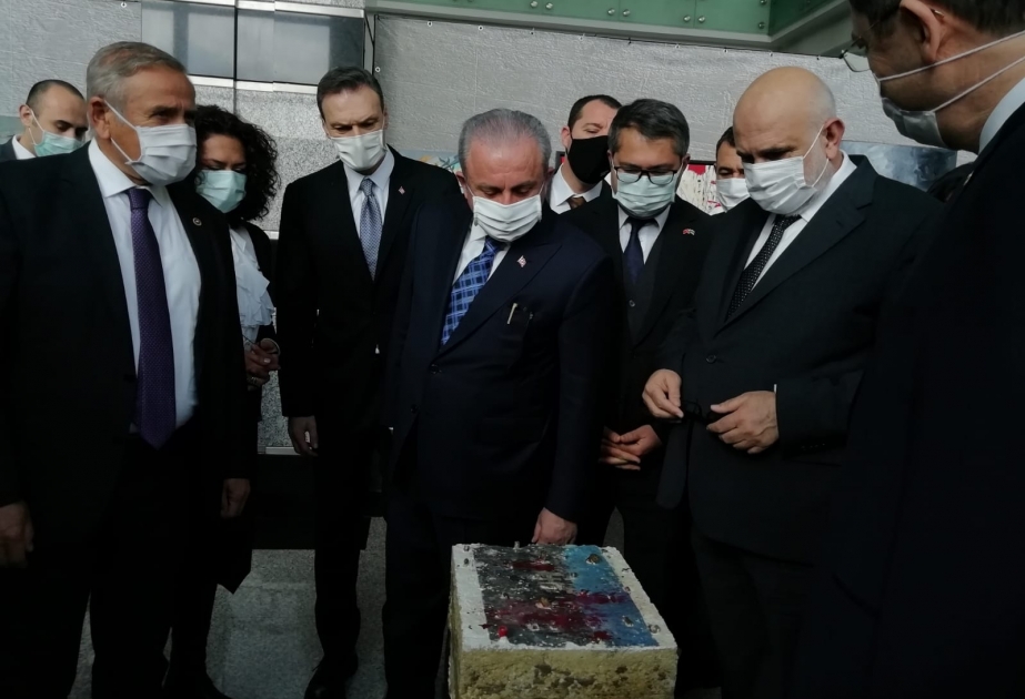 Parlamento turco celebra un acto con motivo del 29º aniversario del genocidio de Joyalí