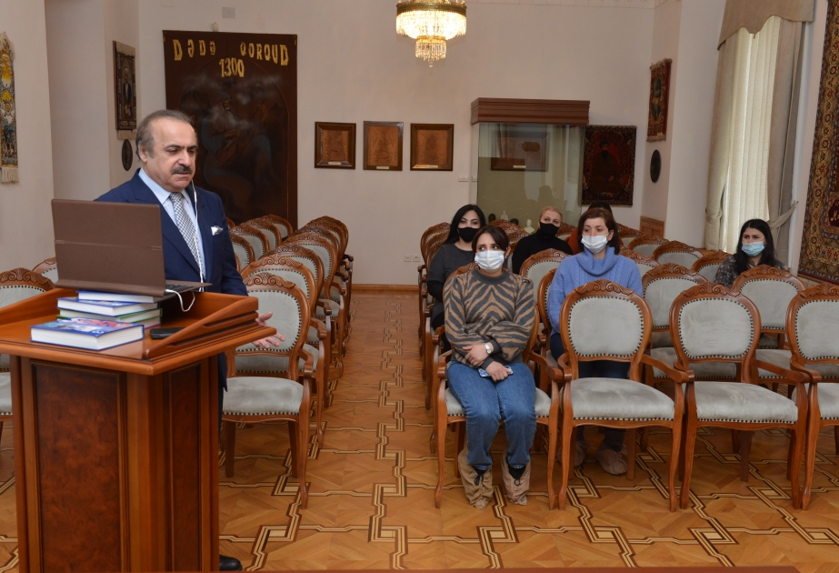 Ədəbiyyat Muzeyində “Xocalının sağalmayan yarası” adlı elmi sessiya keçirilib