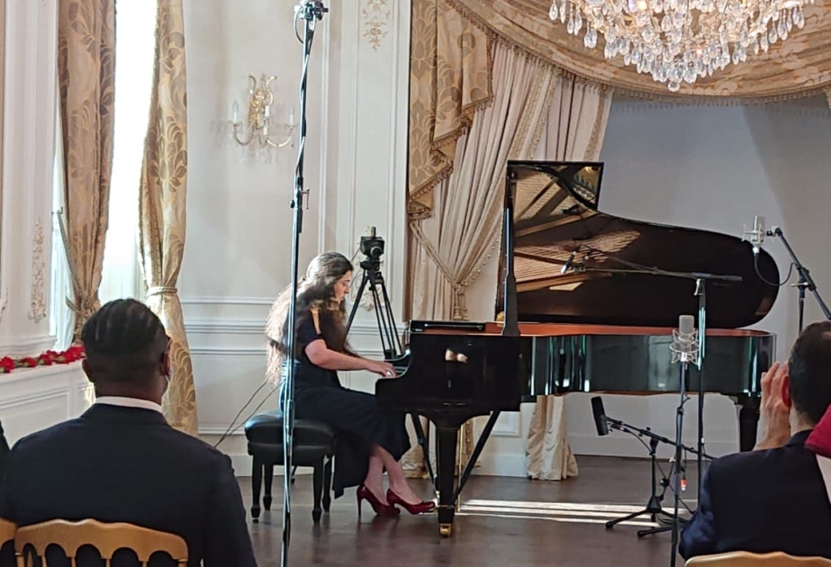 Parisdə Xocalı soyqırımı qurbanlarını xatirəsinə onlayn konsert təşkil olunub