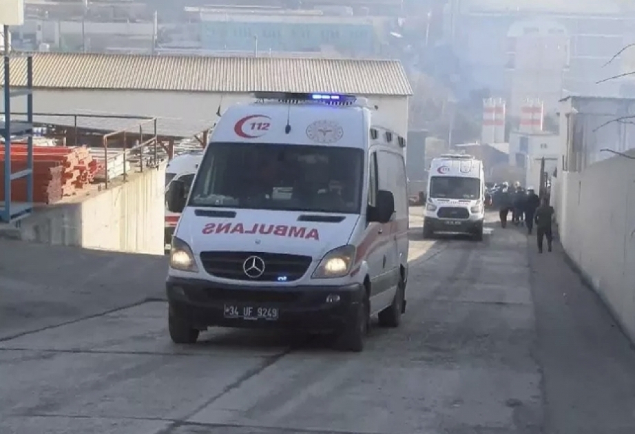 İstanbulda dəri emalı fabrikində partlayış baş verib
