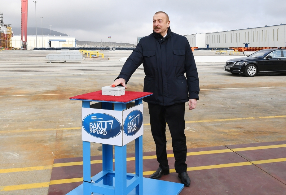 El Presidente y la Primera Dama participaron en la ceremonia de botadura del buque Ro-Pax "Académica Zarifa Aliyeva" y en la puesta en marcha del transbordador "Azerbaiyán" del mismo propósito