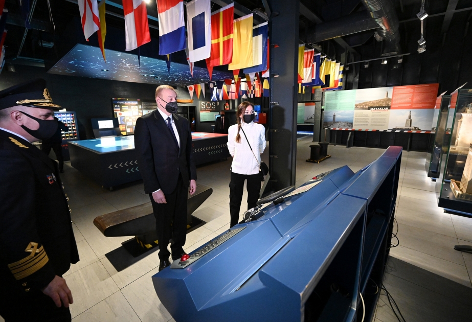 Schiffsmuseum “Surakhani“ in Baku mit Teilnahme von Präsident Ilham Aliyev und First Lady Mehriban Aliyeva eröffnet VIDEO