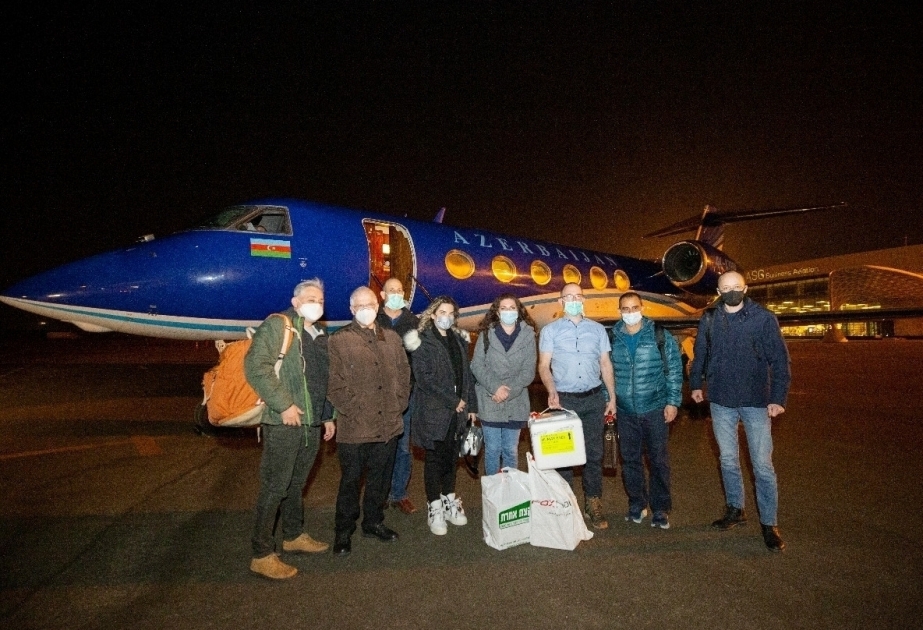 Un equipo de médicos israelíes ha llegado a nuestro país con ayuda humanitaria a iniciativa del Fondo "YAŞAT"