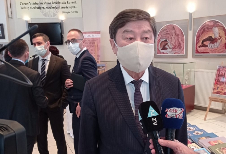 Düsen Kaseinov: Dahi Nizami Gəncəvi haqqında bəhs etmək şərəfli və qürurvericidir