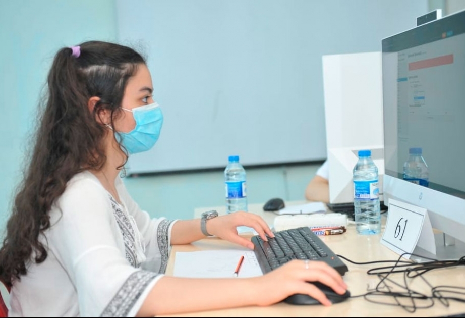 Bakalavrların yarıdan çoxu informatika fənni üzrə 8 baldan aşağı nəticə göstərib