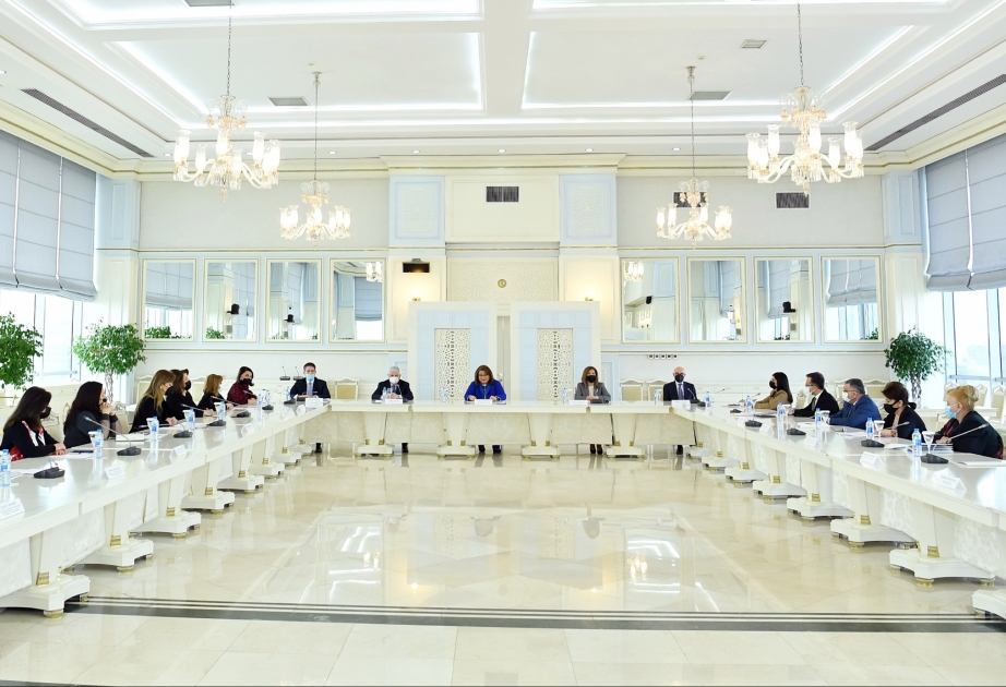 Milli Məclisdə gender məsələləri ilə bağlı dinləmə keçirilir