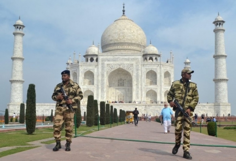 Policía desaloja el emblemático Taj Mahal por una amenaza de bomba