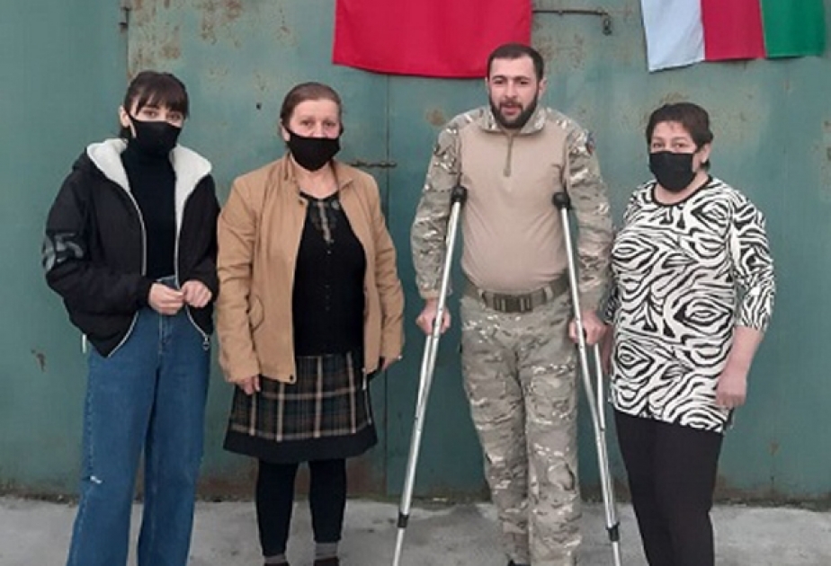 Qaxın mədəniyyət işçiləri müharibə qazisini ziyarət ediblər