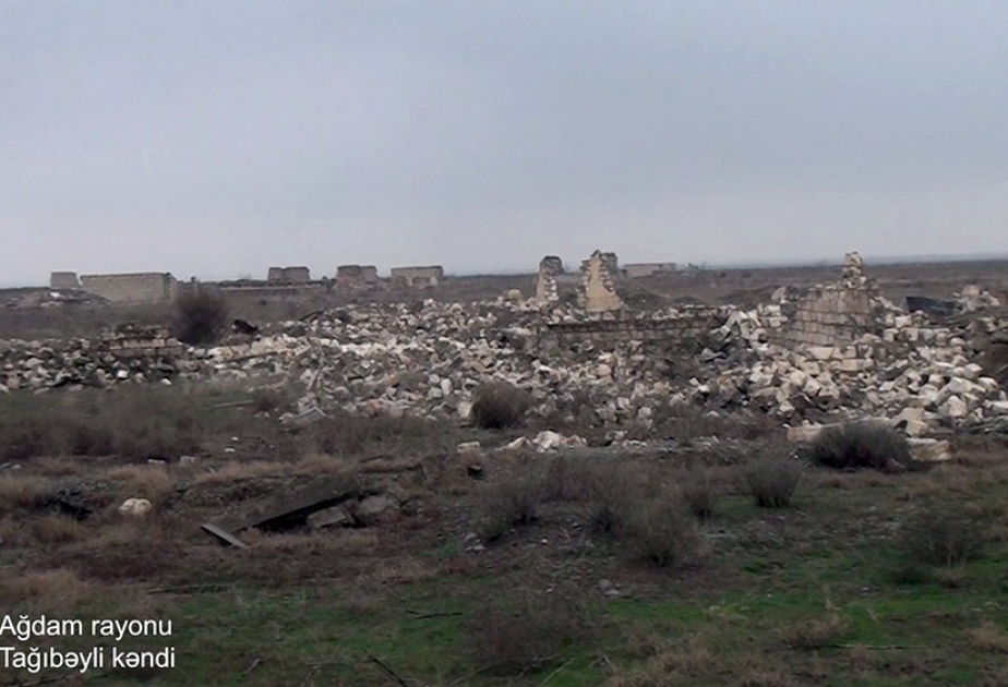 وزارة الدفاع تنشر مقطع فيديو عن قرية طاغيبكلي المحررة في محافظة أغدام (فيديو)