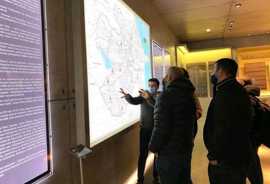 Empresarios japoneses visitan el Complejo Conmemorativo del Genocidio de Guba