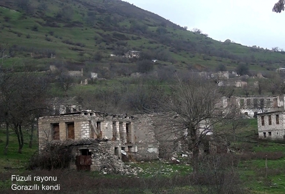 阿塞拜疆国防部发布解放的菲祖利区格拉兹雷村的视频