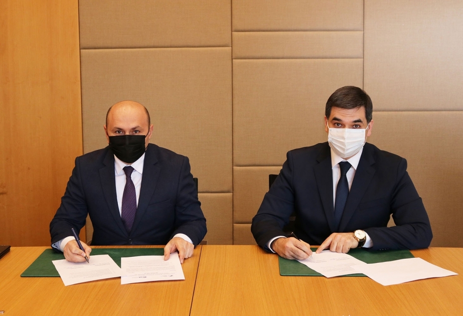 Ассоциация страховщиков Азербайджана и Центр социальных исследований подписали меморандум