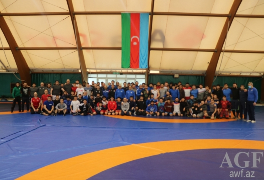 Sərbəst güləş yığmamız qonaq komandalarla birgə toplanış keçir
