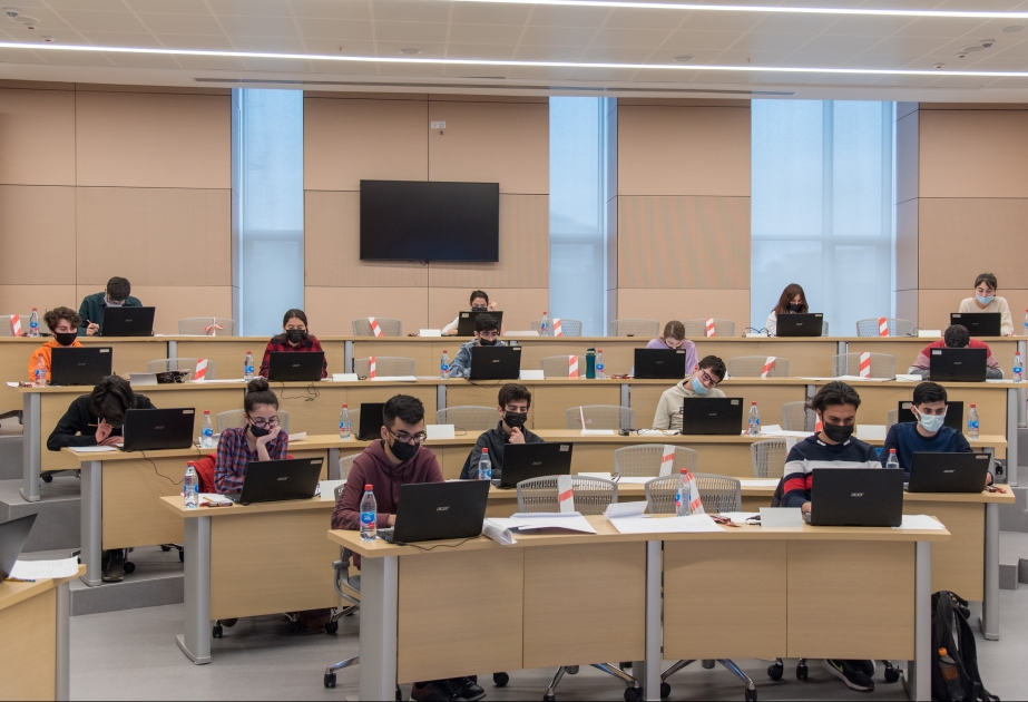 Respublika fənn olimpiadalarının informatika üzrə yarımfinal turu ADA Universitetində keçirilib