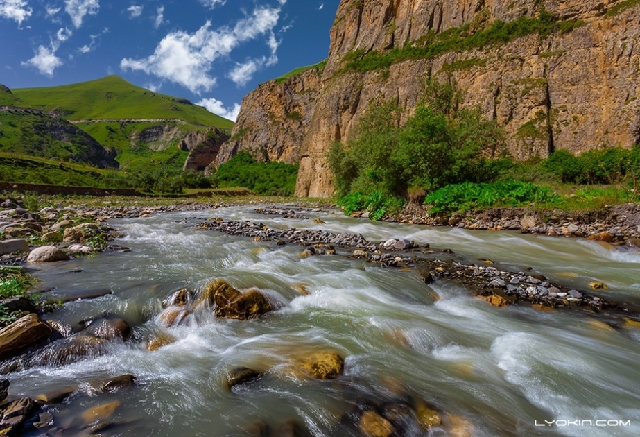 La contaminación del río Okhchuchay desde Armenia causó la muerte de más de 500 peces