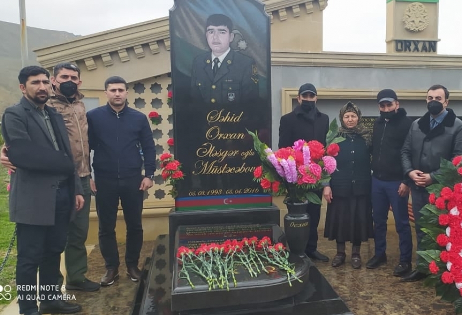 Şəhidin ad günü məzarı yanında qeyd olunub