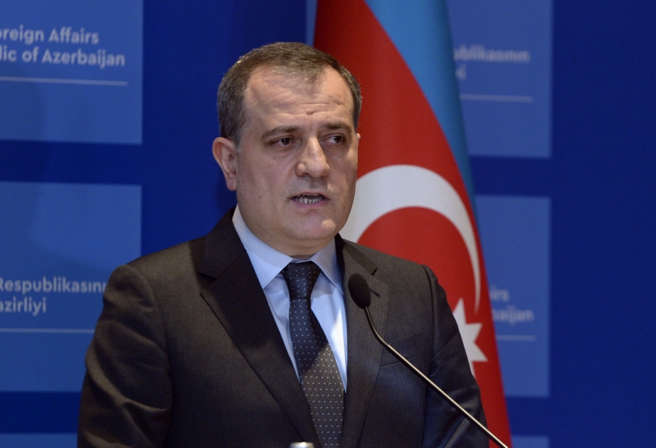 Canciller azerbaiyano: “Las relaciones amistosas entre Azerbaiyán y Hungría seguirán desarrollándose en el futuro”