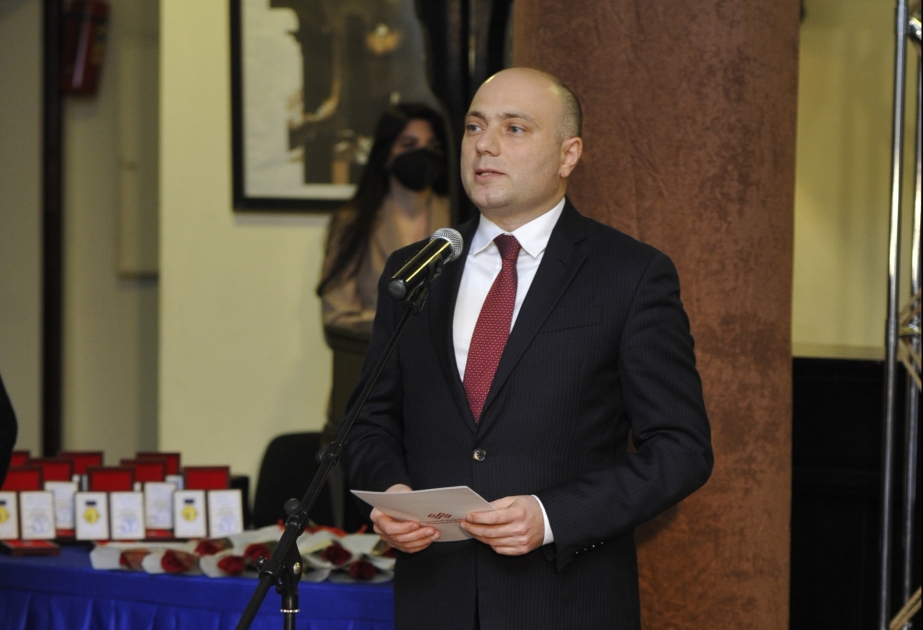 Anar Kərimov: Teatrların açılması ilə bağlı müzakirələr davam etdirilir