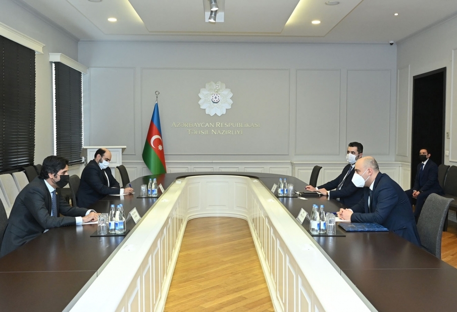 Azerbaiyán y Qatar discuten las perspectivas de cooperación educativa